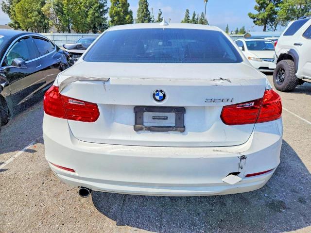2015 Bmw 320 მანქანა იყიდება აუქციონზე, vin: WBA3B1G53FNT07900, აუქციონის ნომერი: 53740636