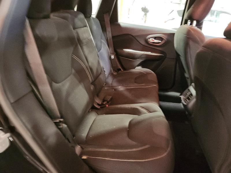 52647946 :رقم المزاد ، 1C4PJLCB9FW507995 vin ، 2015 Jeep Cherokee مزاد بيع