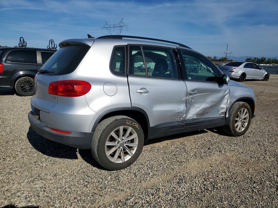 53133406 :رقم المزاد ، WVGAV7AX8HK048979 vin ، 2017 Volkswagen Tiguan مزاد بيع