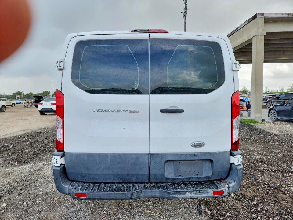 2015 Ford Transit მანქანა იყიდება აუქციონზე, vin: 1FTNR1ZM6FKA56271, აუქციონის ნომერი: 55057276