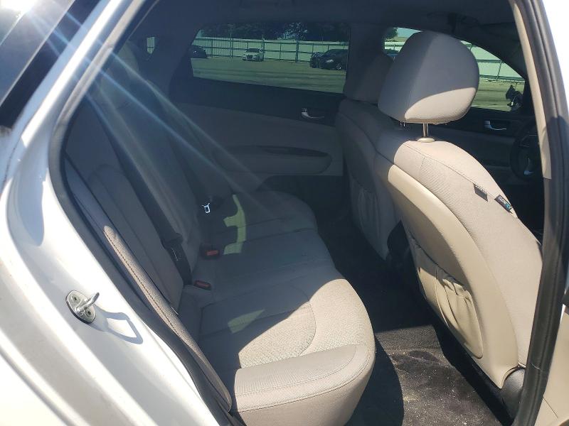 Продаж на аукціоні авто 2018 Kia Optima, vin: 5XXGT4L34JG266740, номер лоту: 53100436