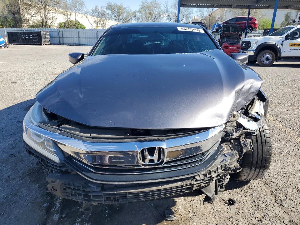 53663456 :رقم المزاد ، 1HGCR2F57HA057384 vin ، 2017 Honda Accord مزاد بيع