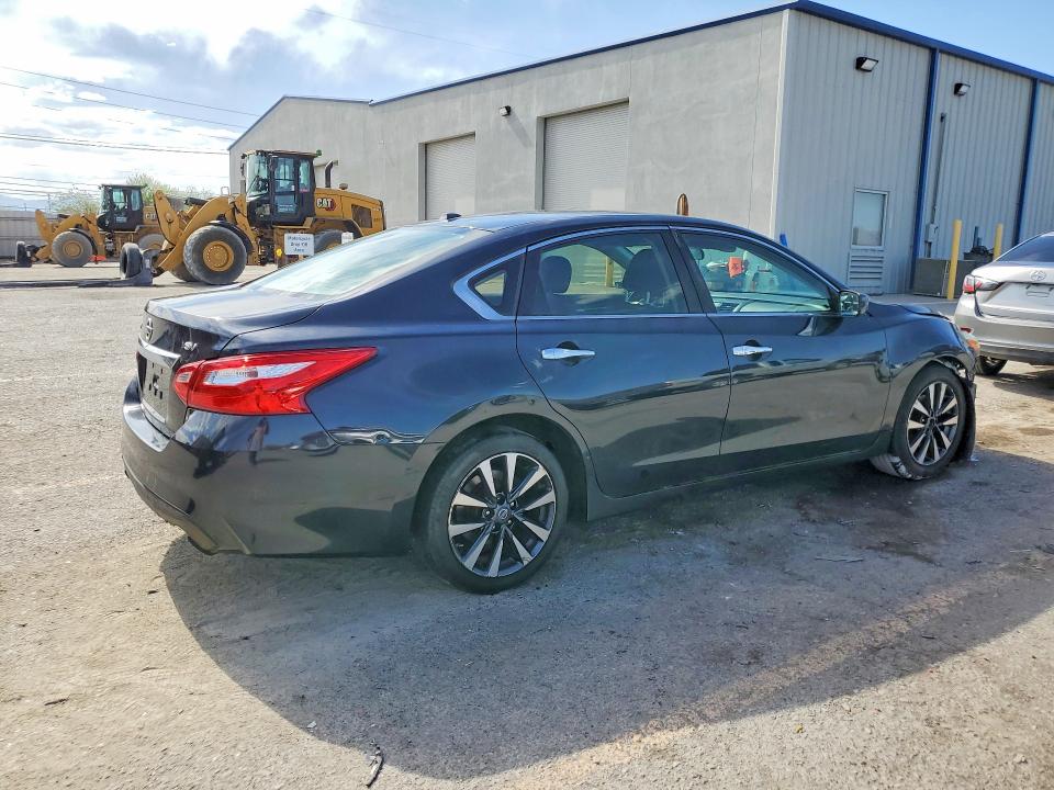 Продаж на аукціоні авто 2017 Nissan Altima, vin: 1N4AL3AP5HC166717, номер лоту: 51914316