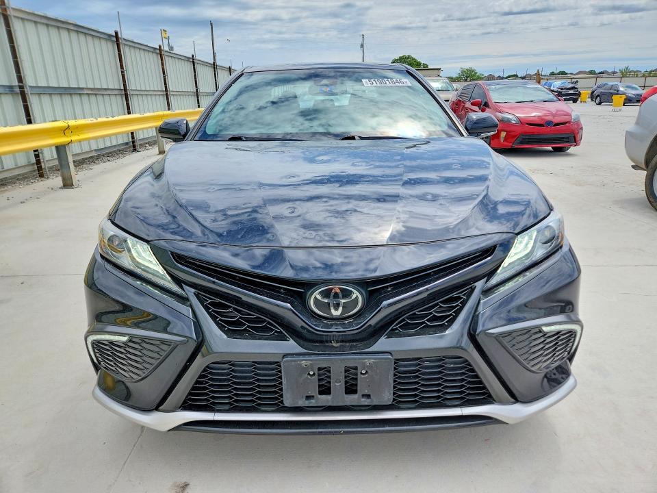2022 Toyota Camry მანქანა იყიდება აუქციონზე, vin: 4T1K61AK9NU034768, აუქციონის ნომერი: 51901846