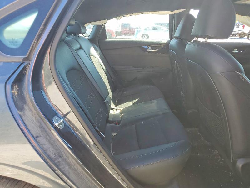2020 Kia Forte მანქანა იყიდება აუქციონზე, vin: 3KPF34ADXLE155404, აუქციონის ნომერი: 53615106