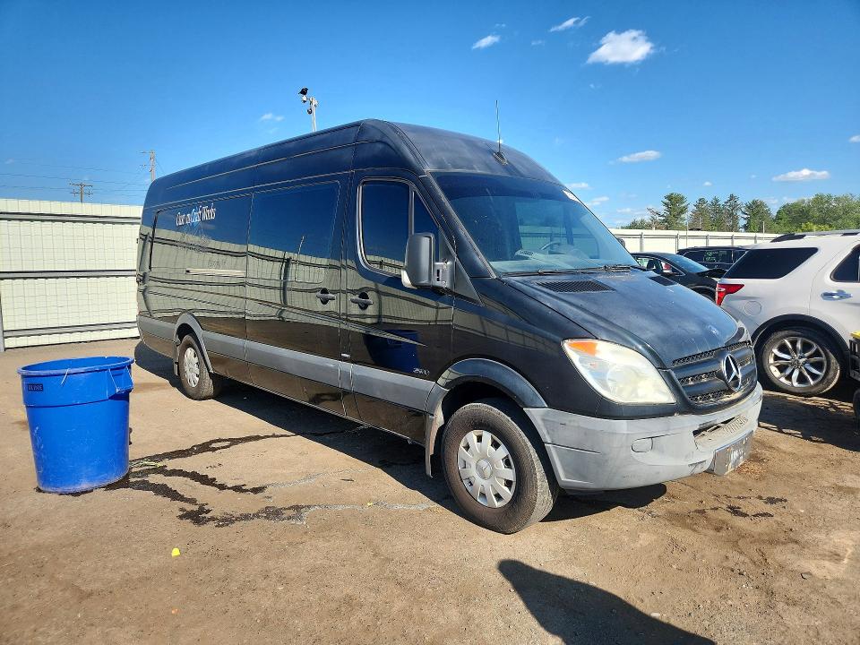 55446656 :رقم المزاد ، WD3PE8CC8B5531693 vin ، 2011 Mercedes-benz Sprinter مزاد بيع