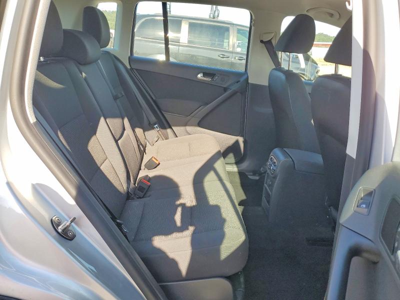 53133406 :رقم المزاد ، WVGAV7AX8HK048979 vin ، 2017 Volkswagen Tiguan مزاد بيع
