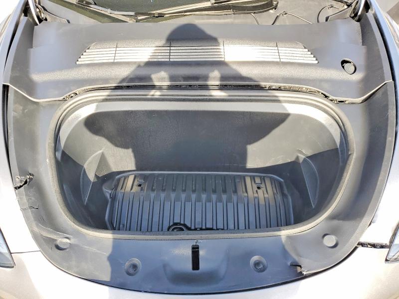 52370986 :رقم المزاد ، 7SAYGDED4SF221268 vin ، 2025 Tesla Model Y مزاد بيع