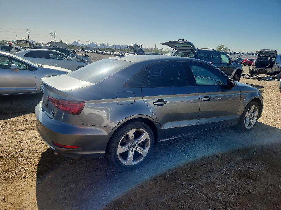 2018 Audi A3 მანქანა იყიდება აუქციონზე, vin: WAUB8GFF4J1012103, აუქციონის ნომერი: 54996526