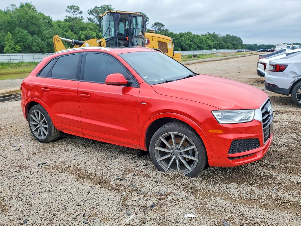 52018586 :رقم المزاد ، WA1BCCFS3JR032278 vin ، 2018 Audi Q3 مزاد بيع