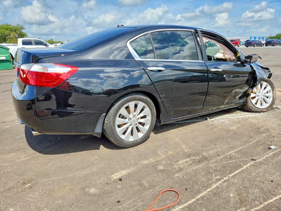 55020016 :رقم المزاد ، 1HGCR2F82FA248069 vin ، 2015 Honda Accord مزاد بيع