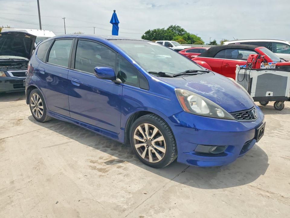 53618286 :رقم المزاد ، JHMGE8H51DC040928 vin ، 2013 Honda Fit مزاد بيع