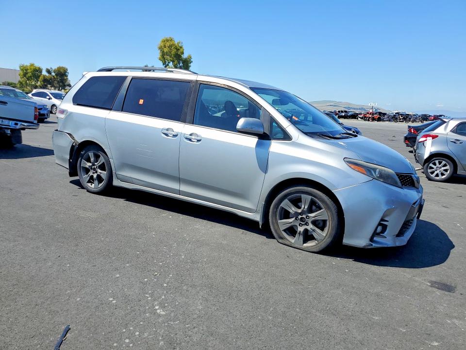 Продажа на аукционе авто 2019 Toyota Sienna, vin: 5TDXZ3DC6KS017427, номер лота: 52989786