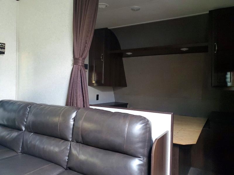 Продаж на аукціоні авто 2018 Jayco Jay Flight Slx, vin: 1UJBJ0BN2J17V1580, номер лоту: 51982826