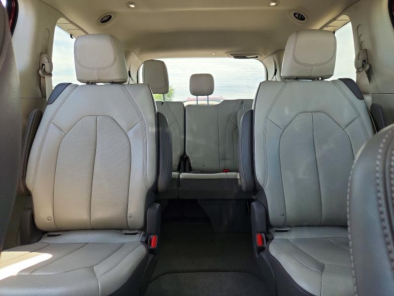 53783016 :رقم المزاد ، 2C4RC1BG8JR128685 vin ، 2018 Chrysler Pacifica مزاد بيع