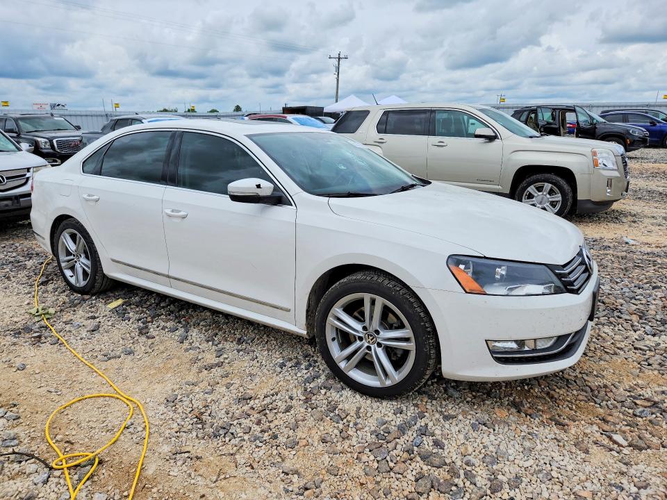 2015 Volkswagen Passat მანქანა იყიდება აუქციონზე, vin: 1VWBT7A31FC049472, აუქციონის ნომერი: 55057626