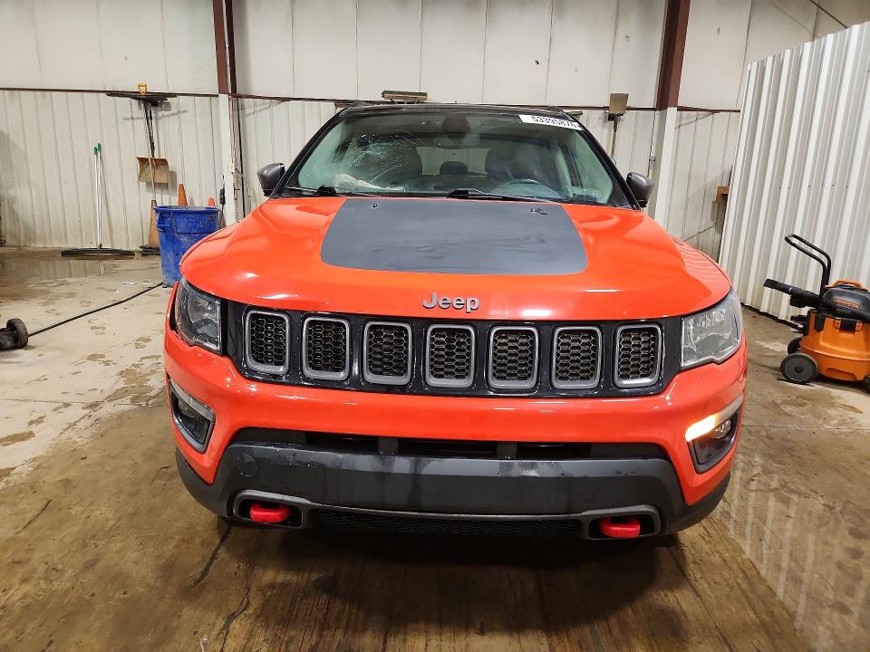 53395876 :رقم المزاد ، 3C4NJDDB5JT465609 vin ، 2018 Jeep Compass مزاد بيع