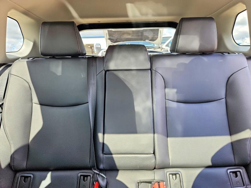 54088796 :رقم المزاد ، 7MUDAABG3NV042414 vin ، 2022 Toyota Corolla Cross مزاد بيع