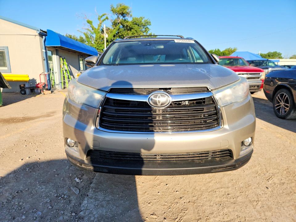 52506646 :رقم المزاد ، 5TDDKRFHXFS098991 vin ، 2015 Toyota Highlander مزاد بيع