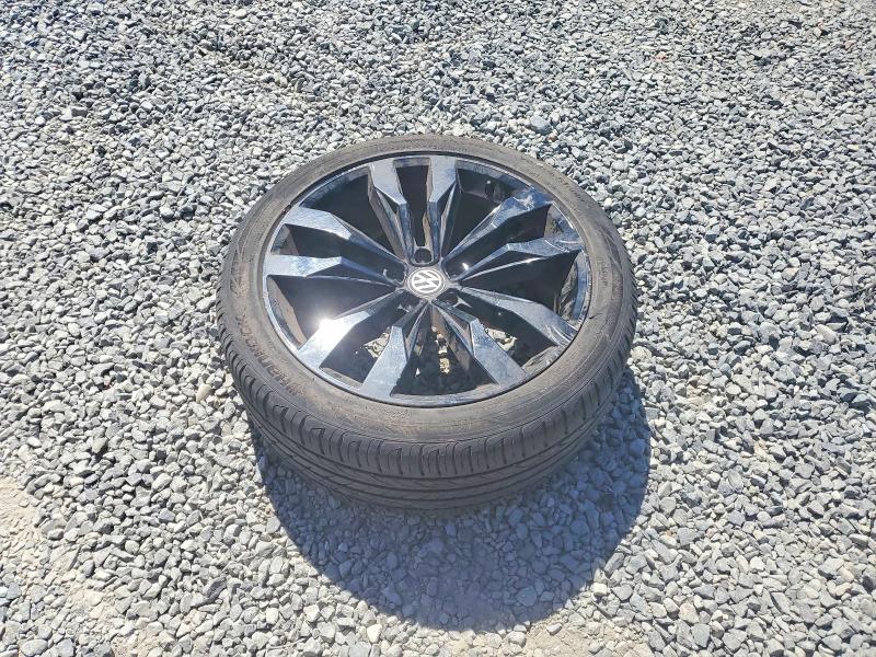 53099386 :رقم المزاد ، 3VV2B7AXXMM094495 vin ، 2021 Volkswagen Tiguan مزاد بيع