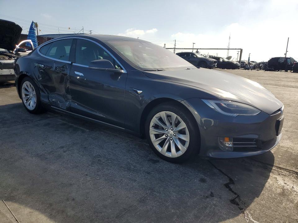 Продаж на аукціоні авто 2018 Tesla Model S, vin: 5YJSA1E22JF273983, номер лоту: 54536466