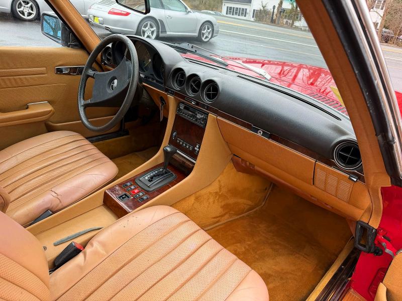 1984 Mercedes-benz 500sl მანქანა იყიდება აუქციონზე, vin: WDB1070461A005374, აუქციონის ნომერი: 54527636