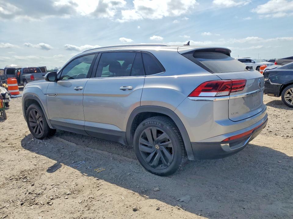 53575626 :رقم المزاد ، 1V2JE2CA3NC211400 vin ، 2022 Volkswagen Atlas Cross Sport مزاد بيع
