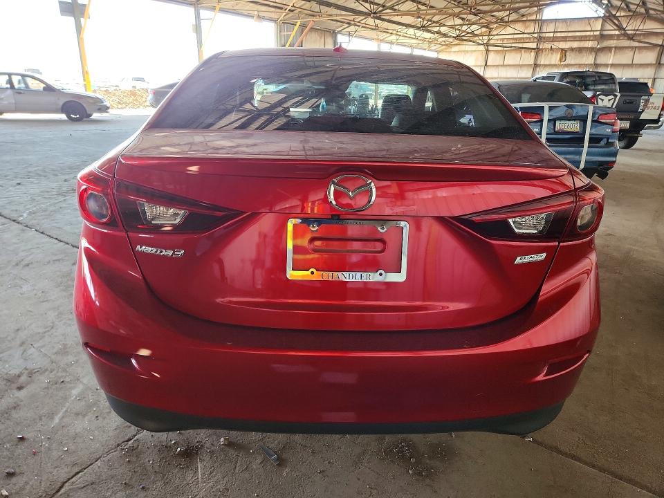 52733616 :رقم المزاد ، 3MZBN1W33JM187117 vin ، 2018 Mazda 3 مزاد بيع