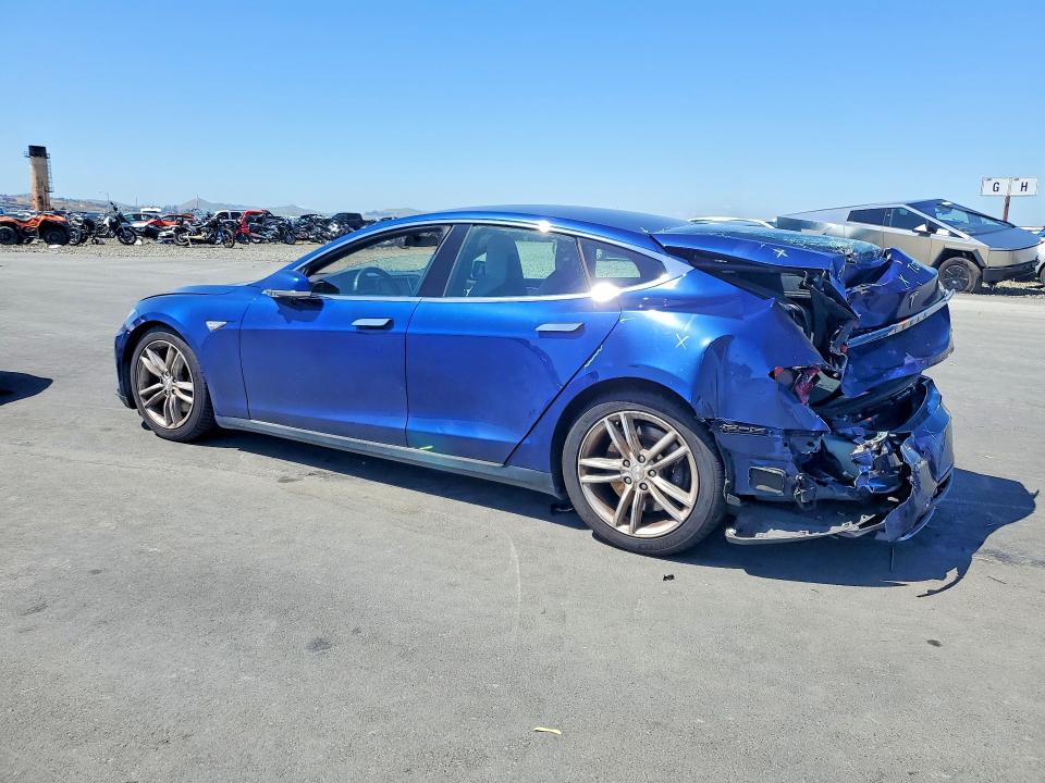 Продажа на аукционе авто 2015 Tesla Model S, vin: 5YJSA1E20FF116413, номер лота: 53019576