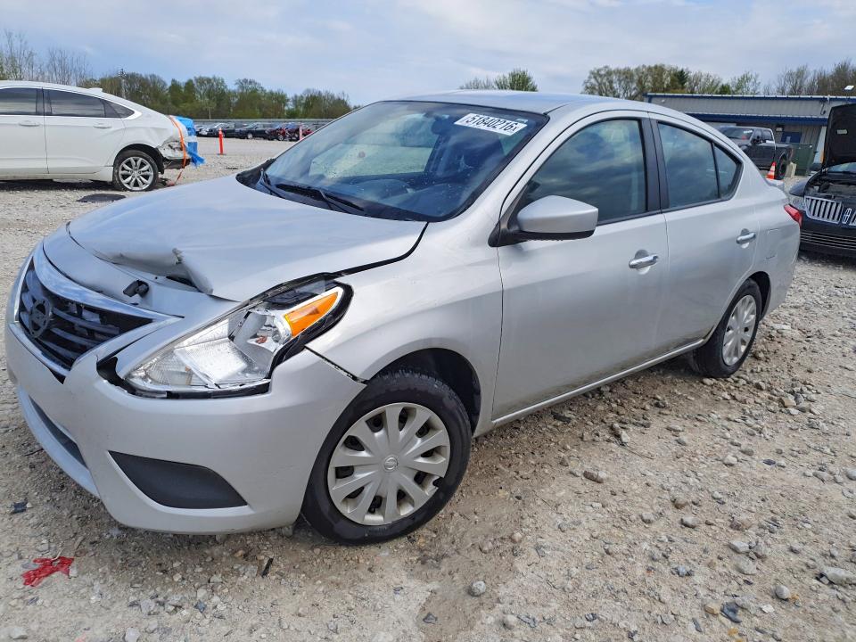 51840216 :رقم المزاد ، 3N1CN7AP3JL831566 vin ، 2018 Nissan Versa مزاد بيع