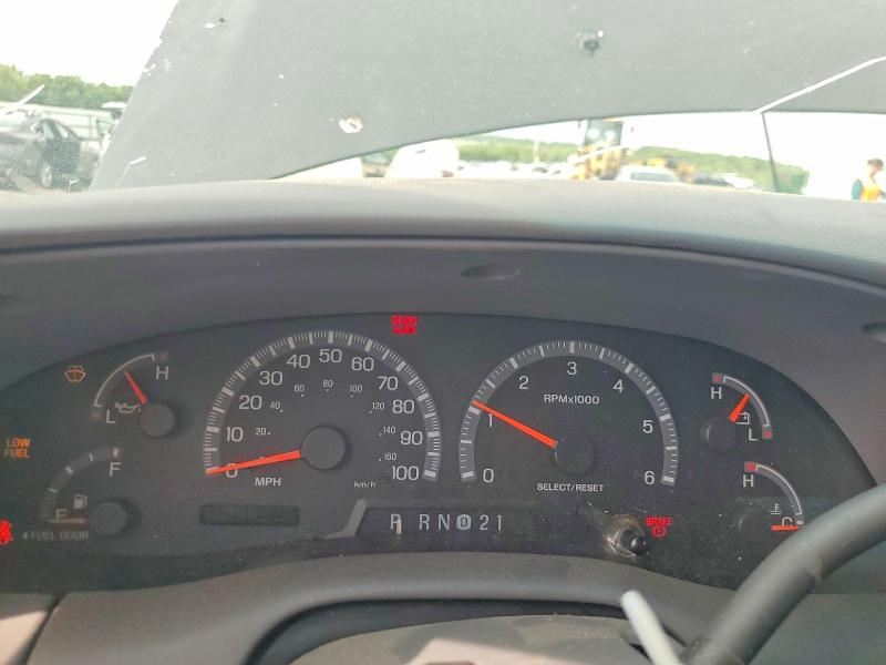 52733596 :رقم المزاد ، 1FMRU15W61LA68037 vin ، 2001 Ford Expedition مزاد بيع