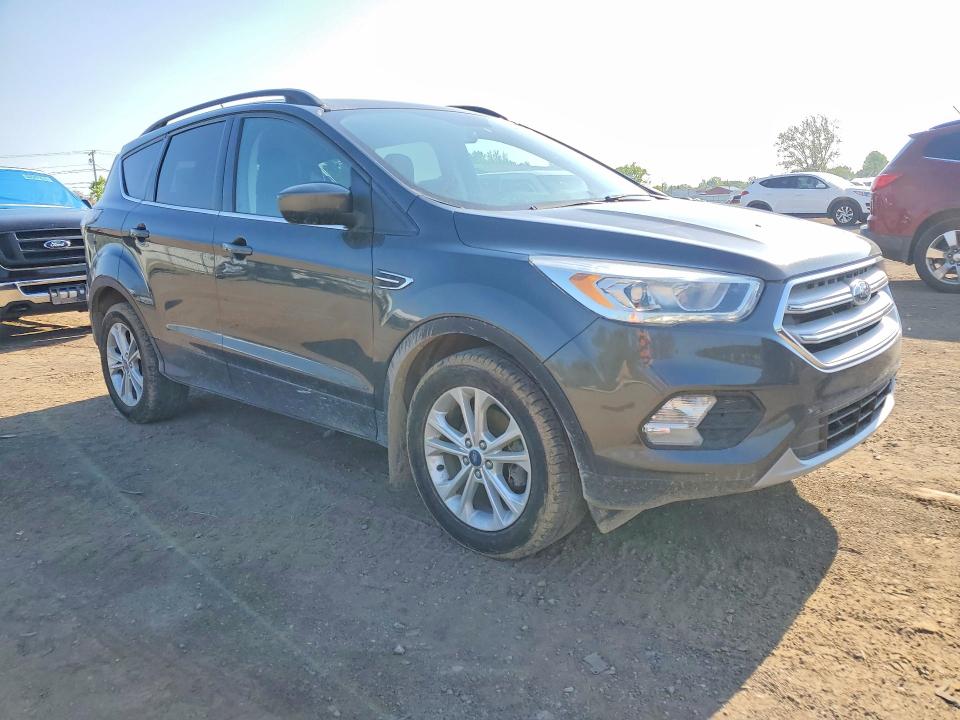 54062056 :رقم المزاد ، 1FMCU0HD9JUB39235 vin ، 2018 Ford Escape مزاد بيع