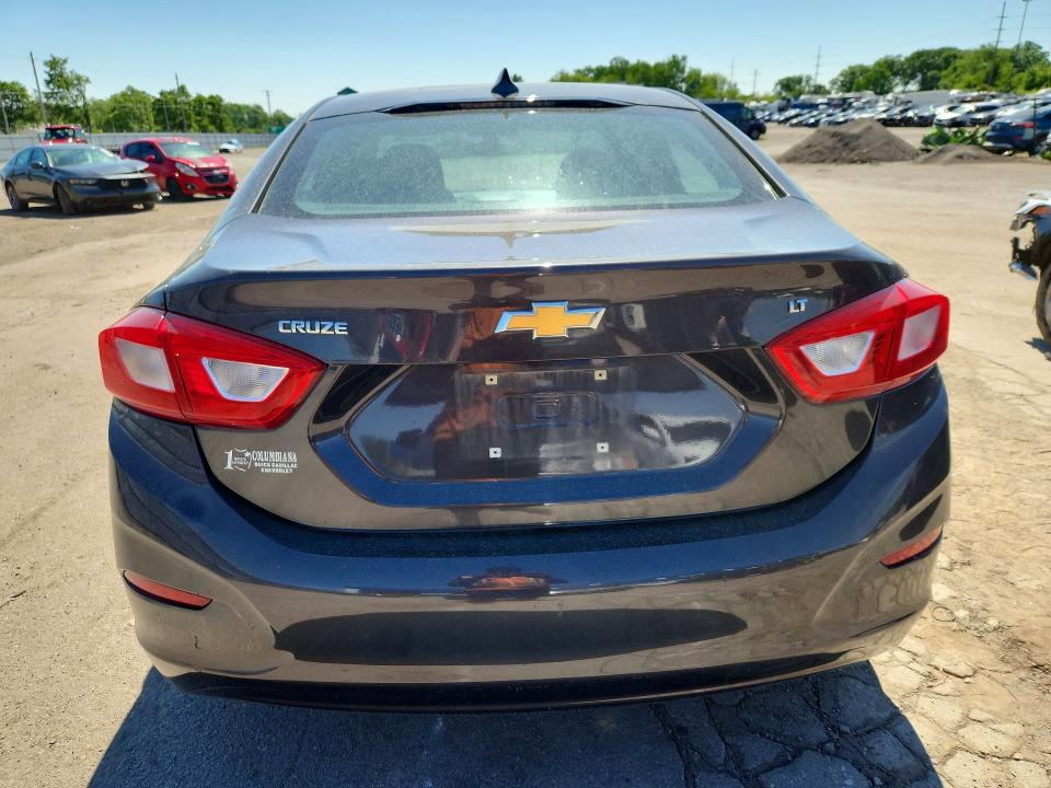 55338636 :رقم المزاد ، 1G1BE5SM2H7152977 vin ، 2017 Chevrolet Cruze مزاد بيع