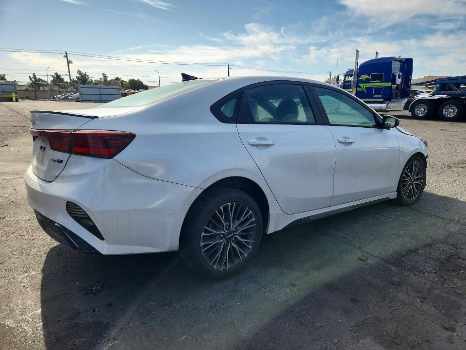 2022 Kia Forte მანქანა იყიდება აუქციონზე, vin: 3KPF54AD5NE507365, აუქციონის ნომერი: 51424446