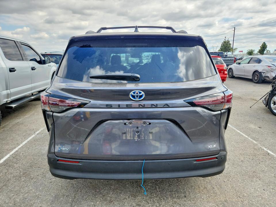 2025 Toyota Sienna მანქანა იყიდება აუქციონზე, vin: 5TDJRKEC1SS263784, აუქციონის ნომერი: 54817116