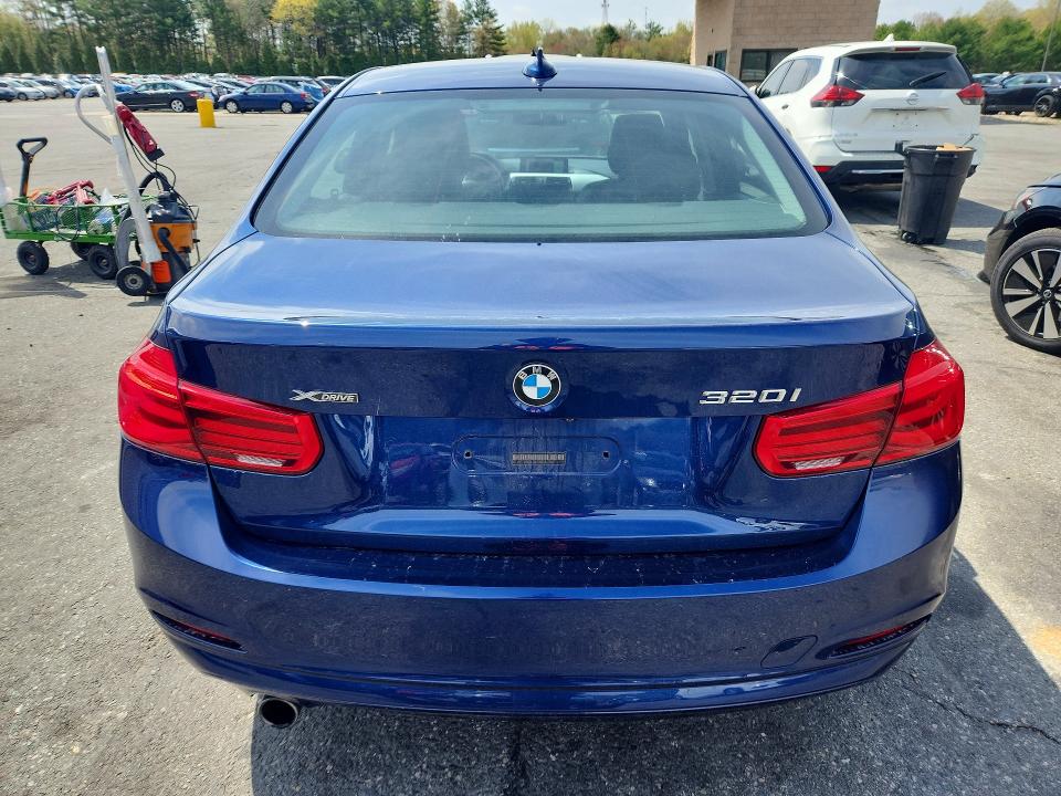 52379226 :رقم المزاد ، WBA8E5G59JNU46393 vin ، 2018 Bmw 320 مزاد بيع