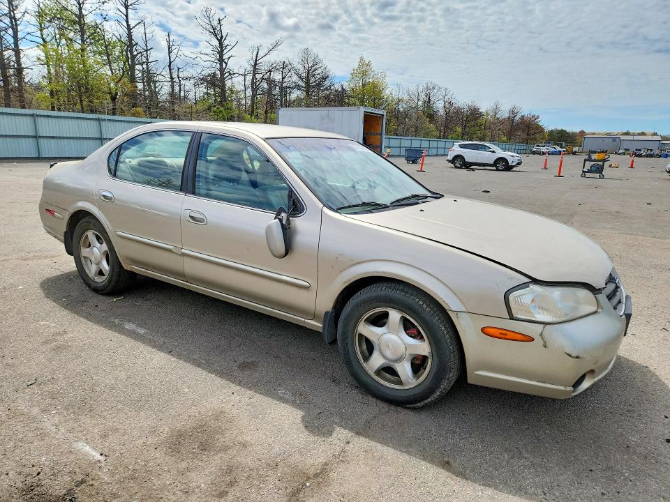 53834306 :رقم المزاد ، JN1CA31D5YT720887 vin ، 2000 Nissan Maxima مزاد بيع