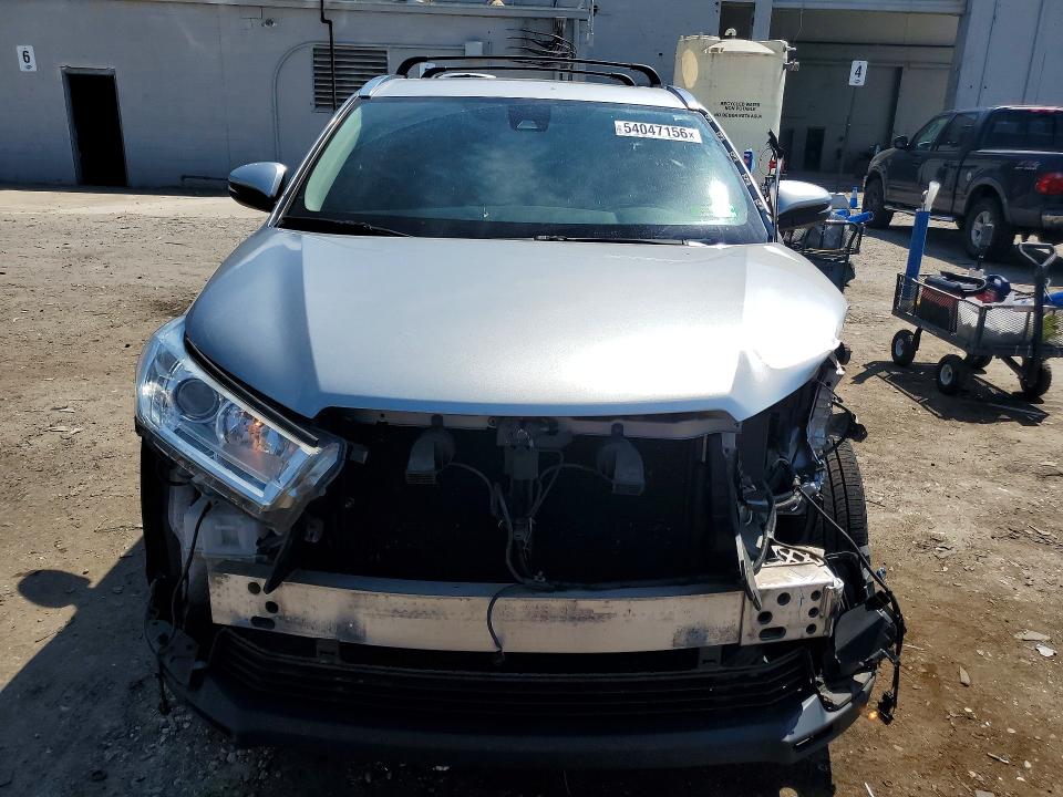 Продажа на аукционе авто 2017 Toyota Highlander, vin: 5TDJZRFHXHS381022, номер лота: 54047156