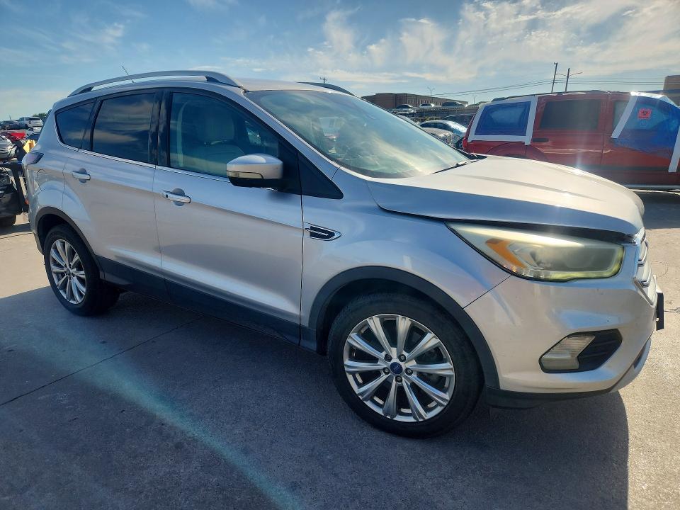 Продажа на аукционе авто 2017 Ford Escape, vin: 1FMCU0J98HUA65032, номер лота: 53692486