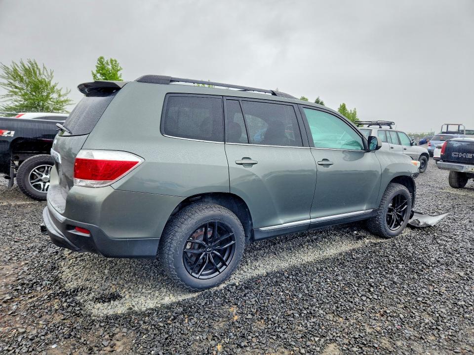 2013 Toyota Highlander მანქანა იყიდება აუქციონზე, vin: 5TDBK3EH0DS273249, აუქციონის ნომერი: 55380946