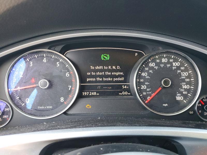 52831596 :رقم المزاد ، WVGFF9BP5BD006746 vin ، 2011 Volkswagen Touareg مزاد بيع