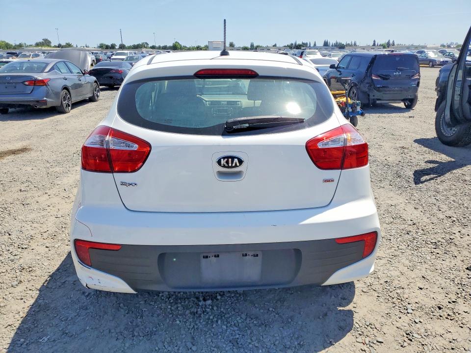 53092656 :رقم المزاد ، KNADM5A34G6565724 vin ، 2016 Kia Rio مزاد بيع
