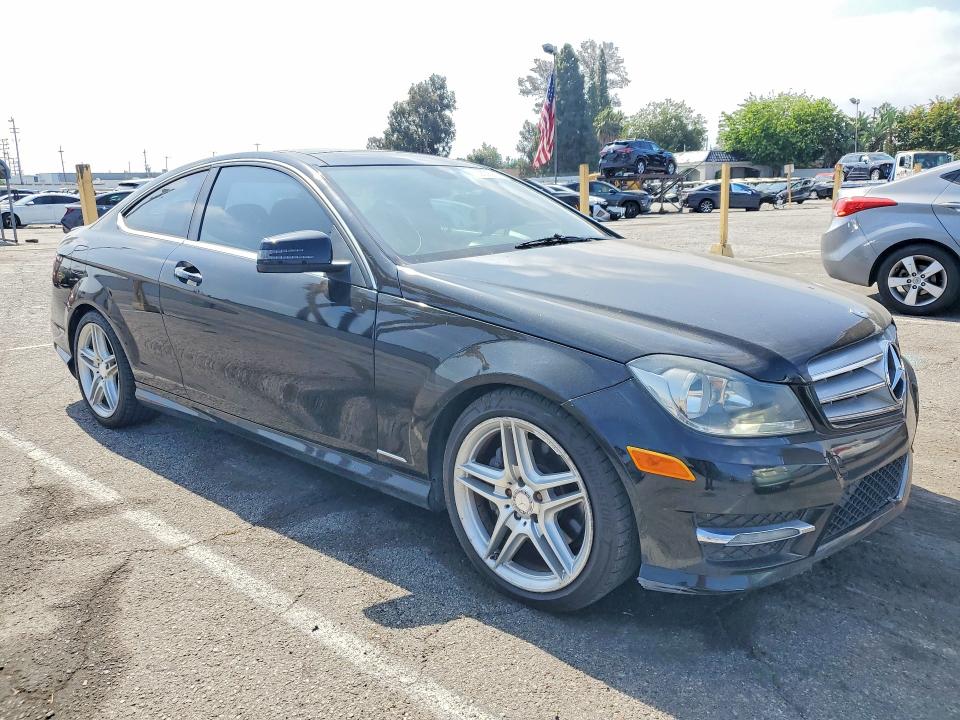 2013 Mercedes-benz C მანქანა იყიდება აუქციონზე, vin: WDDGJ5HB6DF964125, აუქციონის ნომერი: 53528956