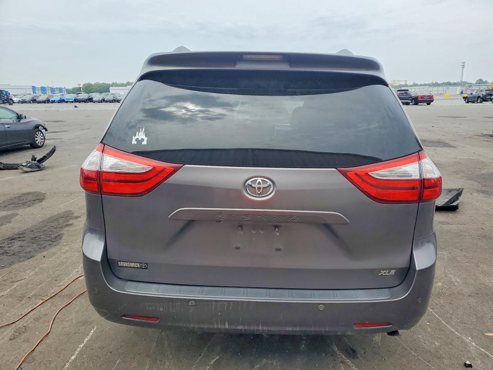 52566926 :رقم المزاد ، 5TDYK3DC5FS656767 vin ، 2015 Toyota Sienna مزاد بيع