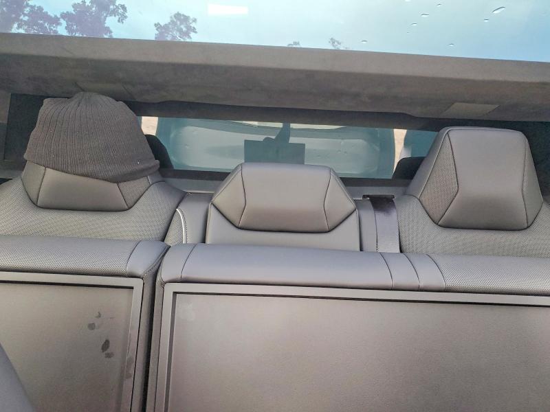 52777546 :رقم المزاد ، 7G2CEHED0RA027880 vin ، 2024 Tesla Cybertruck مزاد بيع