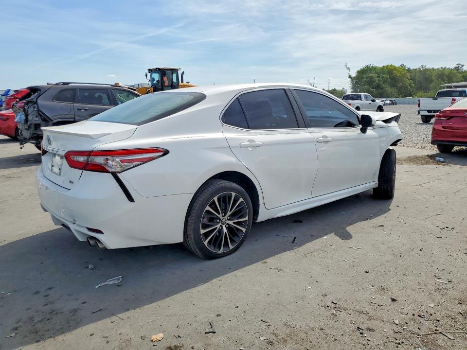 Продаж на аукціоні авто 2018 Toyota Camry, vin: 4T1B11HK8JU556421, номер лоту: 52516626