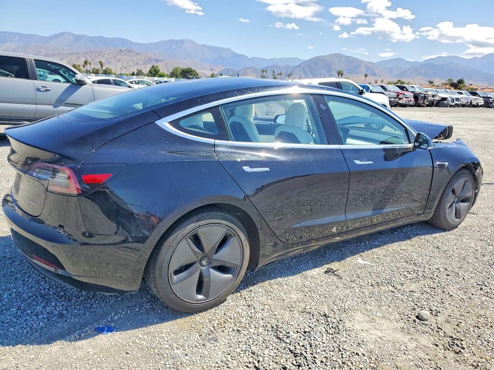 Продаж на аукціоні авто 2018 Tesla Model 3, vin: 5YJ3E1EB4JF085801, номер лоту: 52435426