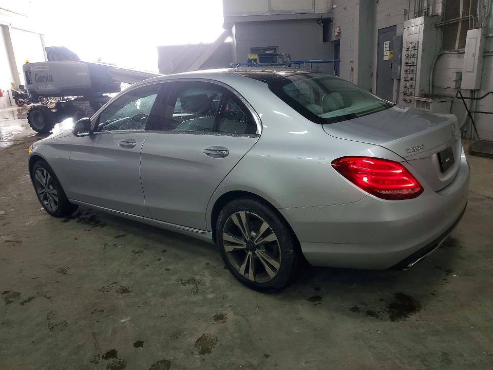 53128246 :رقم المزاد ، 55SWF4KB8FU028734 vin ، 2015 Mercedes-benz C مزاد بيع