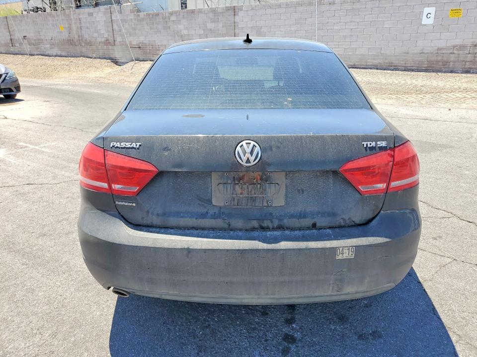 53131806 :رقم المزاد ، 1VWBV7A33FC008996 vin ، 2015 Volkswagen Passat مزاد بيع