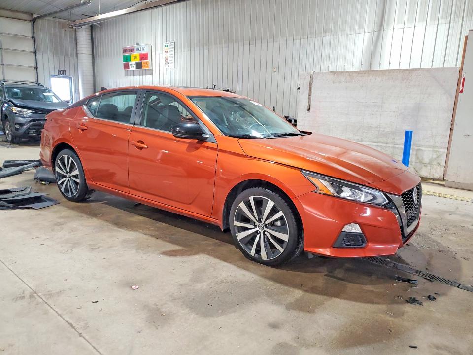 53028856 :رقم المزاد ، 1N4BL4CW4MN385908 vin ، 2021 Nissan Altima مزاد بيع